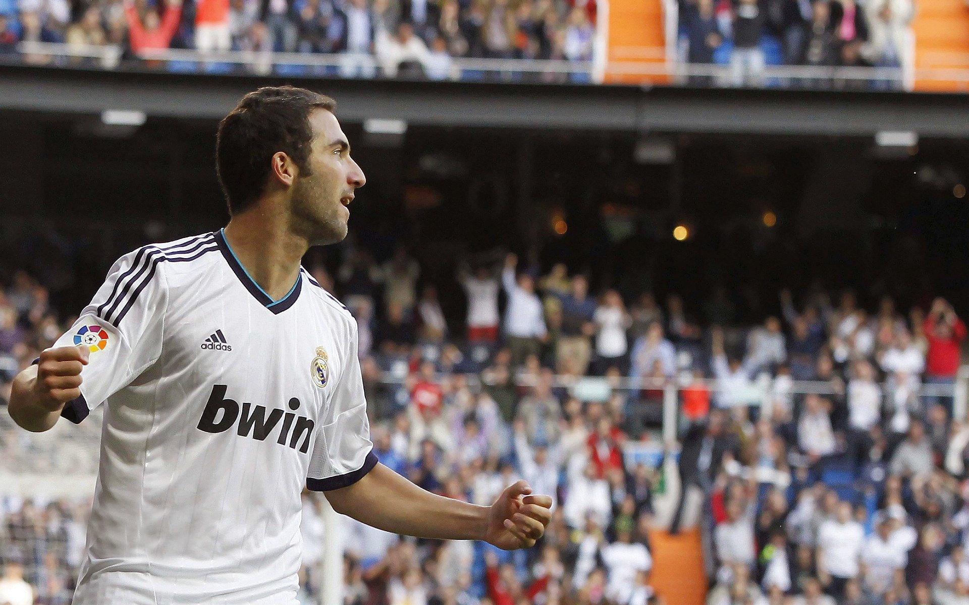 胡志明市马拉松：越南跑者再破纪录，赛事精彩！，越南胡志明新闻