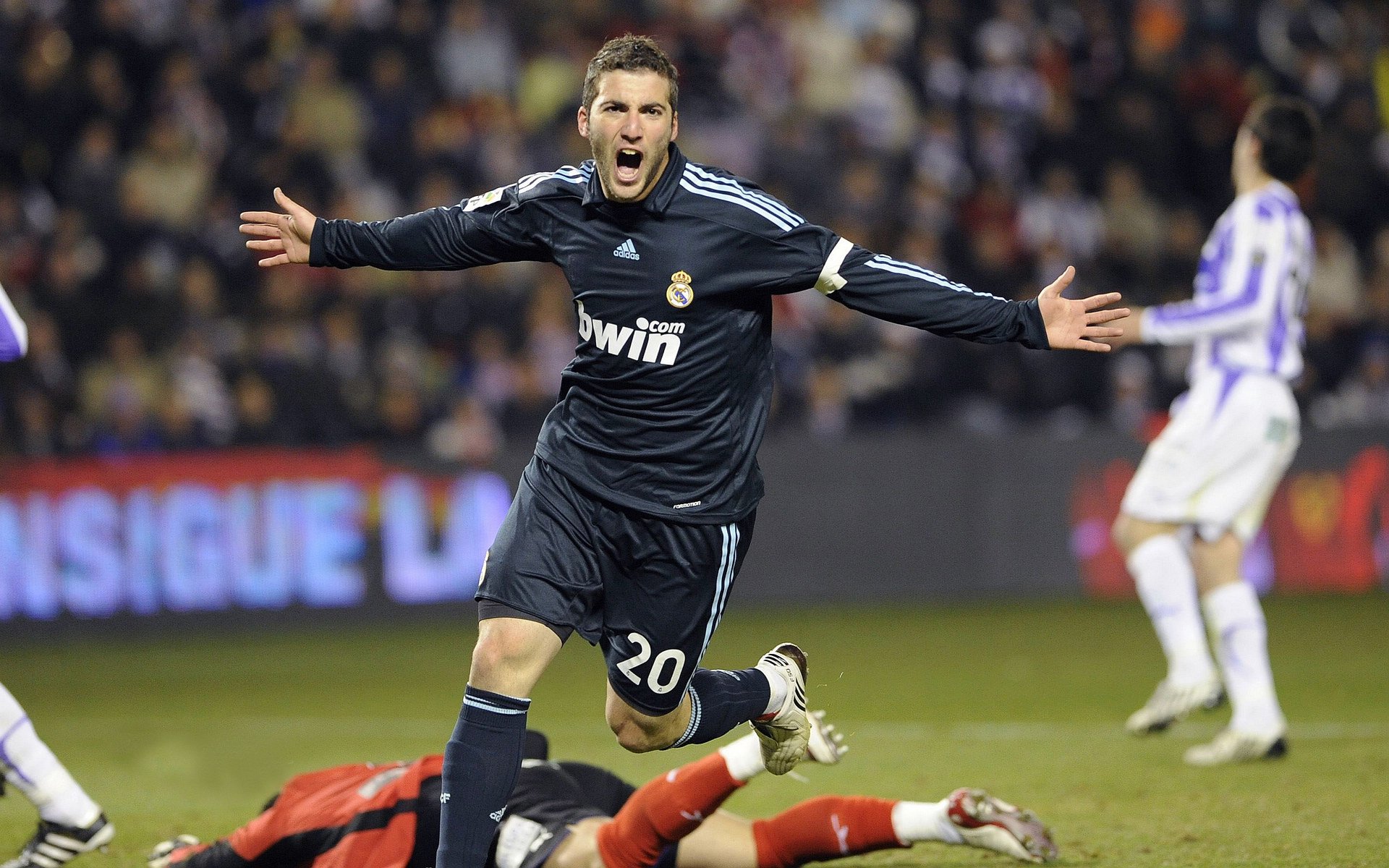 胡志明市马拉松：越南跑者再破纪录，赛事精彩！，越南胡志明新闻