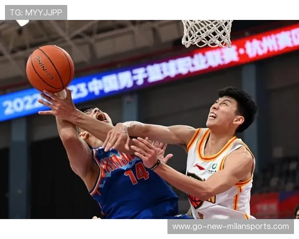 新疆队逆境反击，排兵布阵迎战关键时刻！，新疆队比赛视频