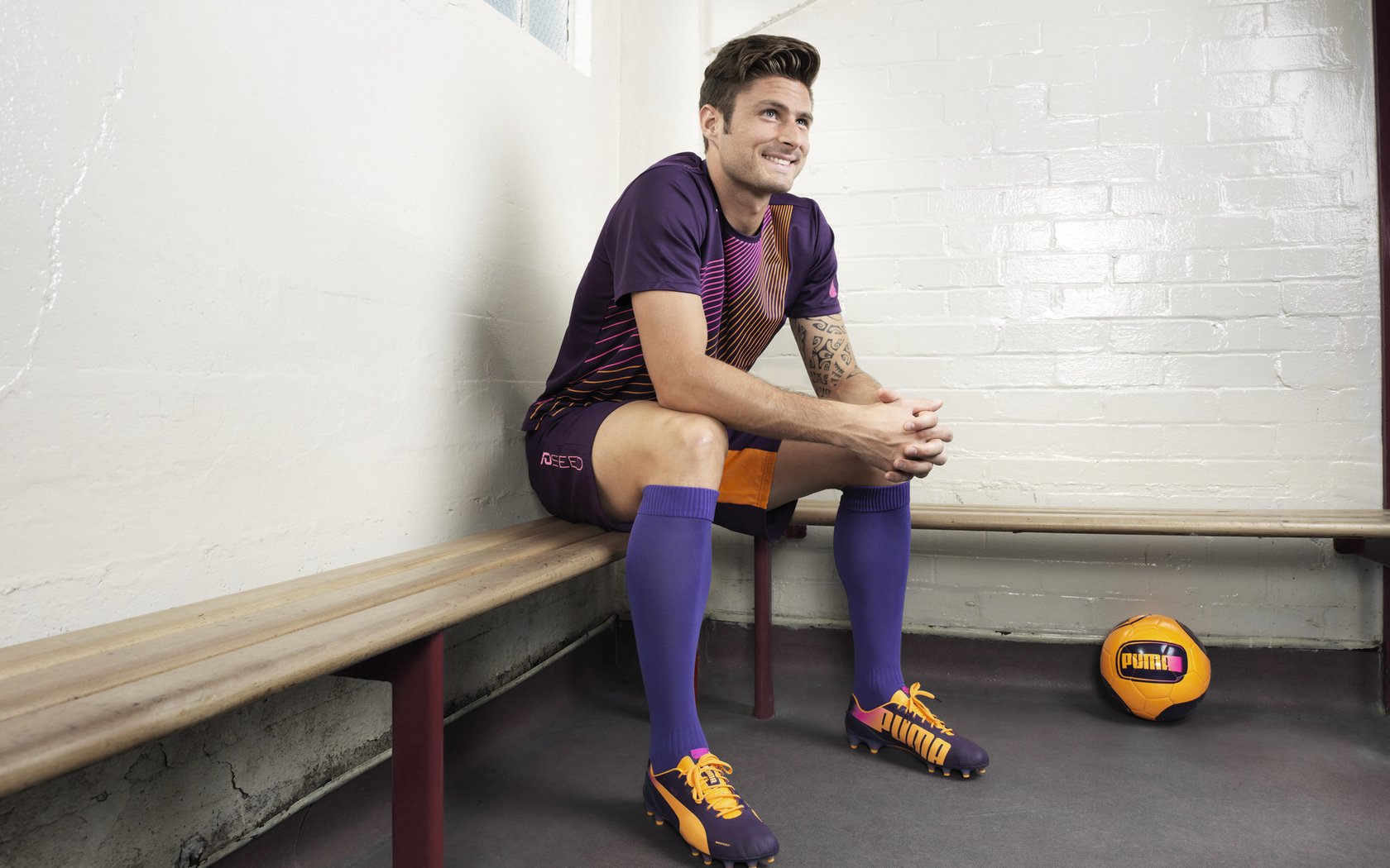 2025杭州马拉松：三万跑者竞逐“最美赛道”